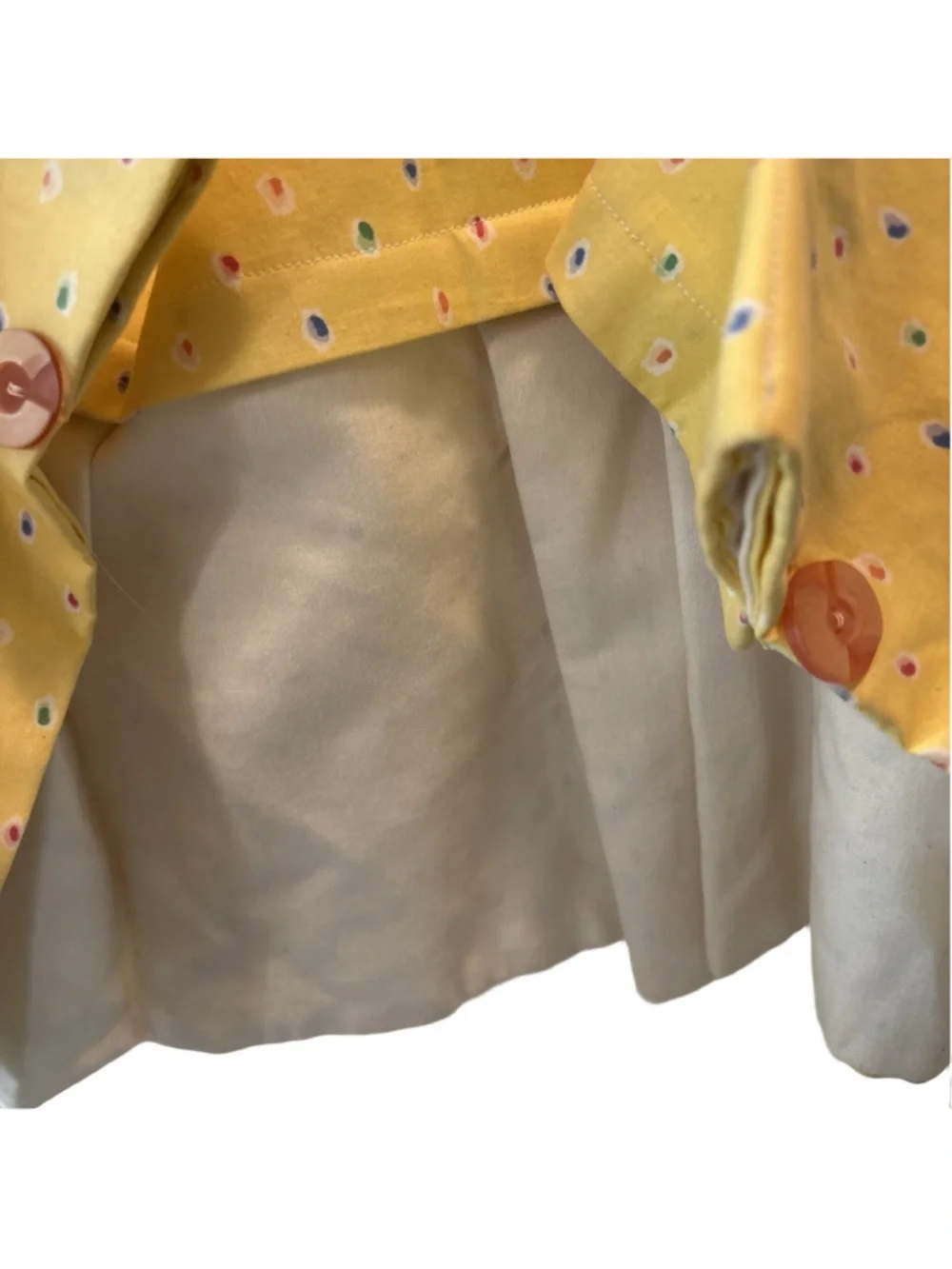 Yellow Polkadotted Small Curtain With Plates